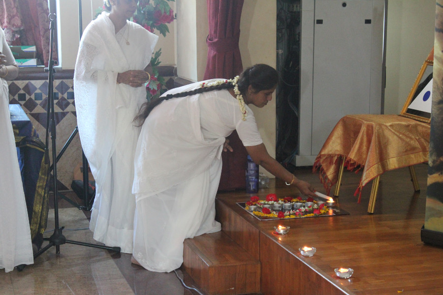8 Guru Matha Lighting Up Astha Deepam